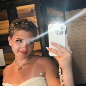 Meet your Posher, Kalla